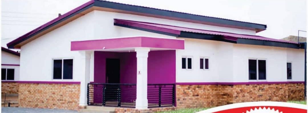 Three-bedroom deluxe Mayflower house with railed veranda